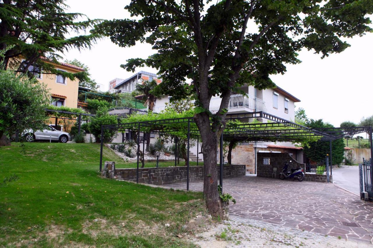 Villa Uma Ізола Екстер'єр фото